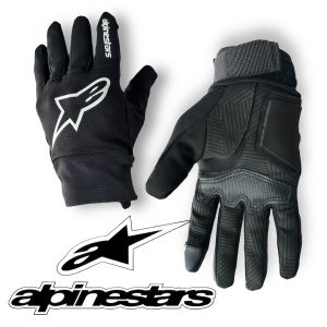 Guante Alpinestars Reef, construcción de una sola capa para altos niveles de transpiración y comodidad. Construcción de tejido elástico para un peso reducido y altos niveles de transpirabilidad. Palma de ante sintético para mayor resistencia a la abrasión. Horquillas elásticas para optimizar la flexibilidad y la transpirabilidad.